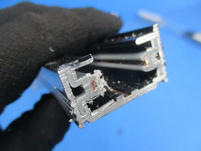 アース付スライドコンセント本体(切断品1m×2個入)(黒) AEE0222E