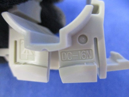 樹脂製ダクトクリップ 適合管(16個)(ベージュ) DC-16NJ