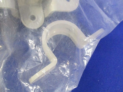 サドル 規格22 硬質ビニル電線管用付属品 100個入 22-100