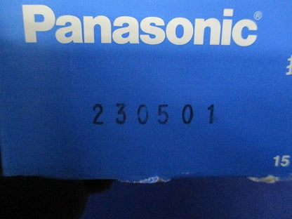 抜け止め接地ダブルコンセント 5個入 WK3064-05