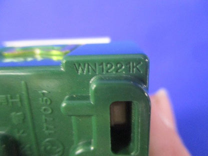 ホーム20A埋込コンセント(10個入)(汚れ有)National WN1221K