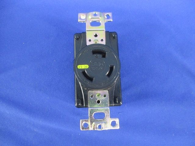 引掛形埋込コンセント(3個入)(キズ･汚れ有) 3310-L5