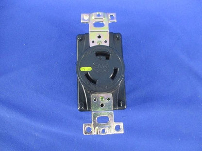 引掛形埋込コンセント(3個入)(キズ･汚れ有) 3310-L5