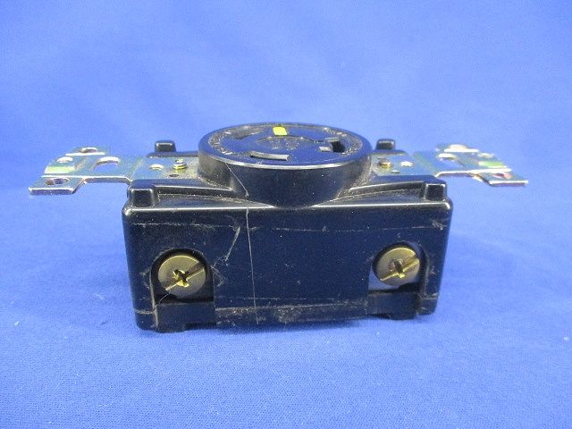 引掛形埋込コンセント(3個入)(キズ･汚れ有) 3310-L5