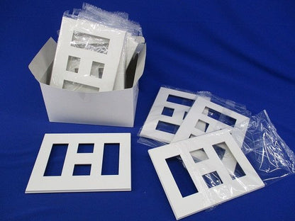 Jワイドスリム コンセントプレート(13枚入)(ピュアホワイト)(袋破れ有)