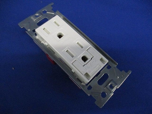 埋込扉付アースターミナル付接地ダブルコンセント 15A-125V ピュアホワイト JEC-BN-55GEFPW