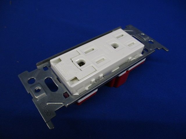 埋込扉付アースターミナル付接地ダブルコンセント 15A-125V ピュアホワイト JEC-BN-55GEFPW