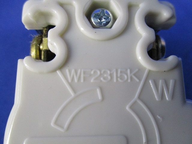 引掛埋込コンセント(6個入) WF2315K