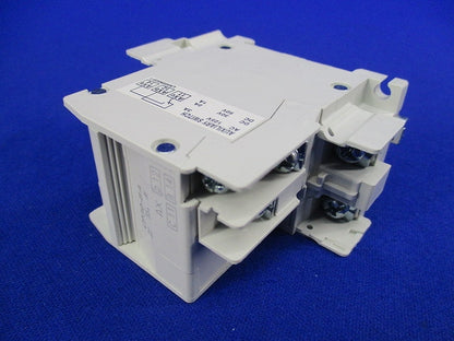 サーキットプロテクタ 2P2E15A CP30-BA