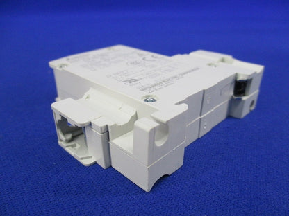 サーキットプロテクタ 1P1E15A CP30-BA