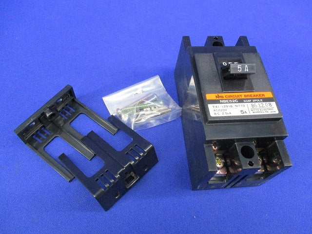 サーキットブレーカ2P5A(ジャンク品) NBE52C