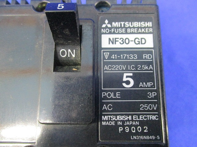 ノーヒューズブレーカ3P5A(ジャンク品) NF30-GD