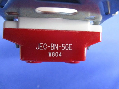 埋込アースターミナル付接地シングルコンセント 2PE 15A 125V ピュアホワイト JEC-BN-5GEPW