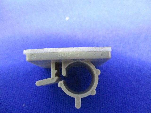 ワイヤーステッカー 粘着式配線留器具(98個入) S-608