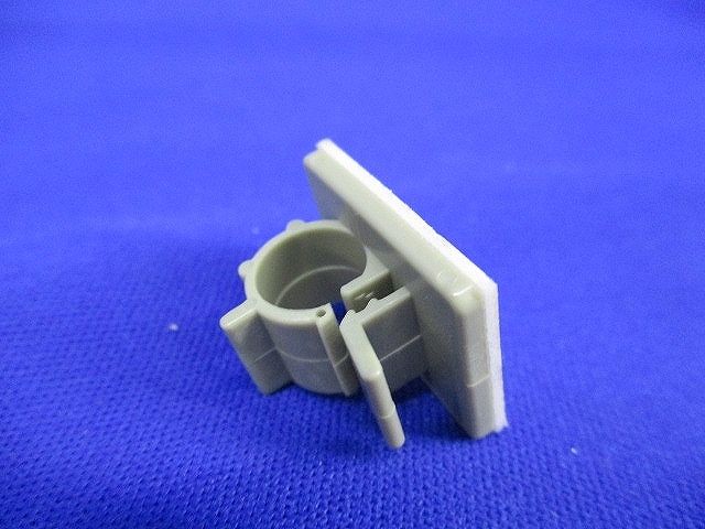 ワイヤーステッカー 粘着式配線留器具(93個入) S-608