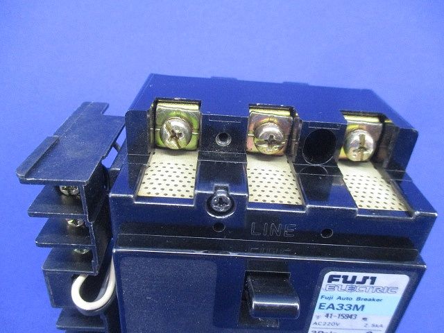 オートブレーカ3P8A端子台付(箱違い) EA33M
