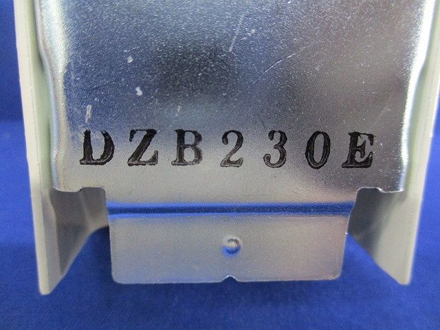 メタルモール用付属品ティーB型(8個入) DZB230E