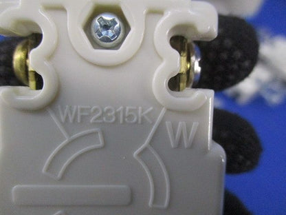 引掛埋込コンセント(4個入)(ミルキーホワイト) WF2315WK