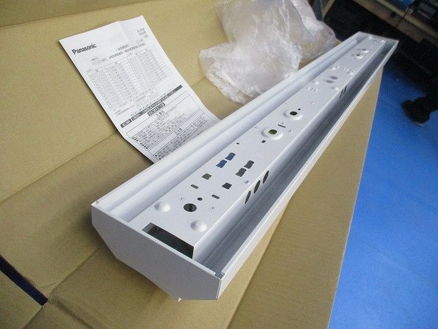 非常用ベースライト 階段通路誘導灯・一体型階段灯40形高光束(23年製) NNCF42155LE9