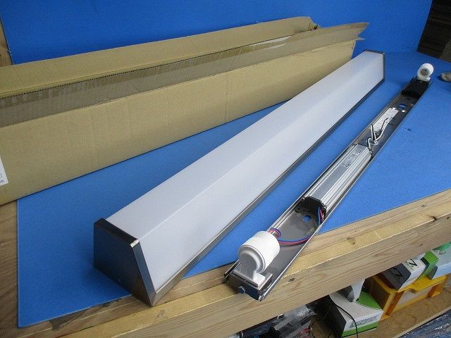 直管LEDランプ搭載ベースライト型 防雨型照明器具ウォールライト NNFW41885LE9-RXA