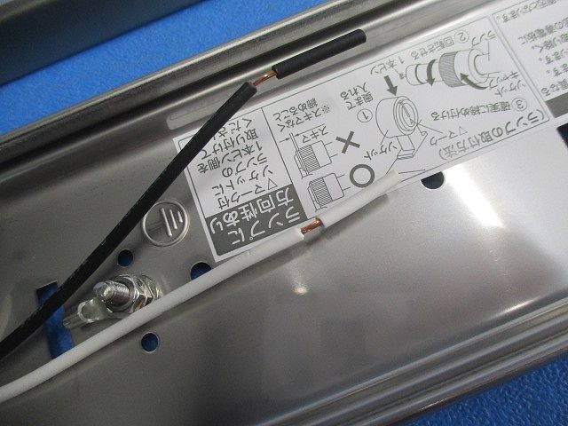 直管LEDランプ搭載ベースライト型 防雨型照明器具ウォールライト NNFW41885LE9-RXA