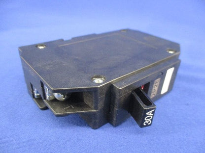 サーキットブレーカ2P2E30A(不足部品有)(キズ・汚れ有) NX52A