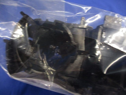 樹脂製ダクトクリップ 適合CD管・PF管・VE管28 黒 10個入 DC-28NK-10