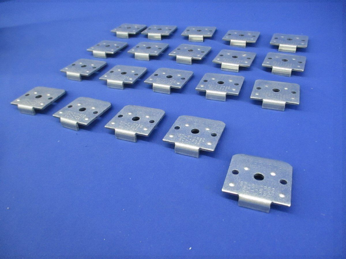 ケーブルラック アングル用振れ止め金具(20個入) SD-SNQRS2