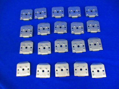 ケーブルラック アングル用振れ止め金具(20個入) SD-SNQRS2