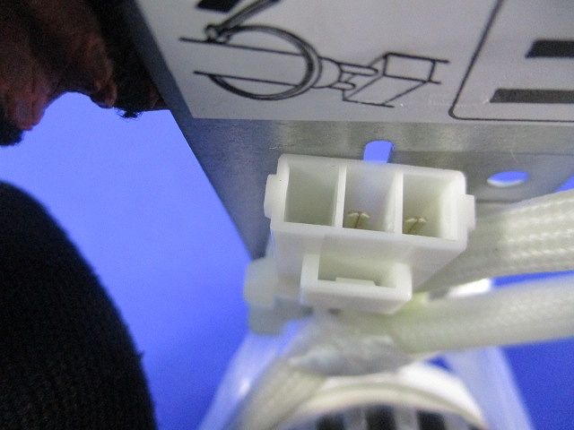 LEDユニバーサルダウンライトφ75(電球色)(4個入)(電源なし) LZD-60677LW