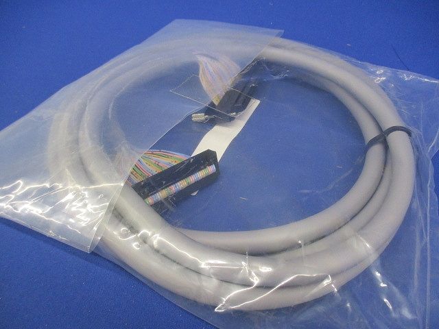コネクタ端子台変換ユニット専用接続ケーブル(シールドあり) XW2Z-300B-R1