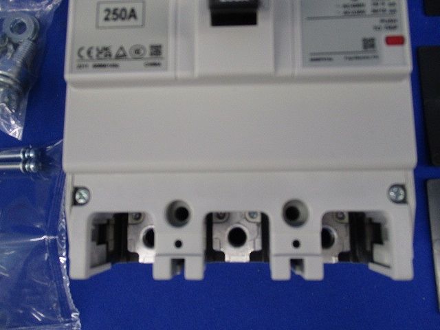 オートブレーカ3P250A(箱違い) BW250EAG