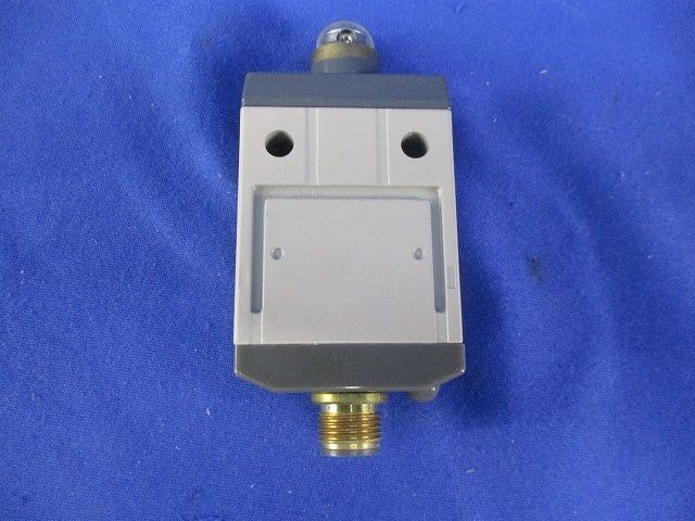 小形リミットスイッチ D4CC-1002