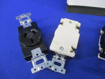 埋込コンセントセット(混在6個入)(キズ・汚れ有) WF1415K他