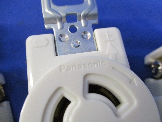 引掛埋込コンセントセット(メーカー混在5個入)(ミルキーホワイト)(キズ・汚れ有) WF2315K