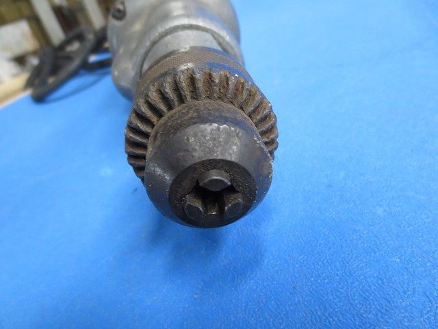 電動ドリル(動作確認済)(ジャンク品) 型番不明