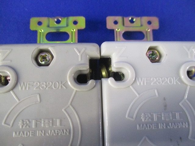 引掛埋込コンセント(3個入)(汚れ有)(ビス不足)National WF2320K