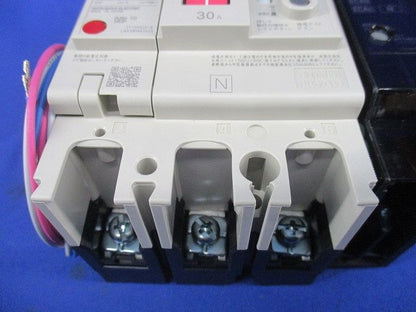 ノーヒューズブレーカ3P3E30A(単3中性線欠相保護,アラームスイッチ付) NF63-NCVZ