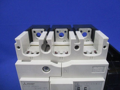ノーヒューズブレーカ3P3E125A(単3中性線欠相保護,アラームスイッチ付) NF125-NCVZ