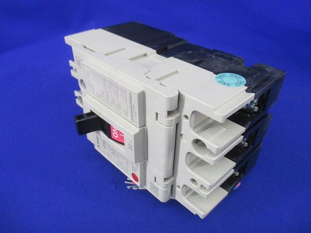 ノーヒューズブレーカ3P30A(アラームスイッチ無し) NF-63-CV