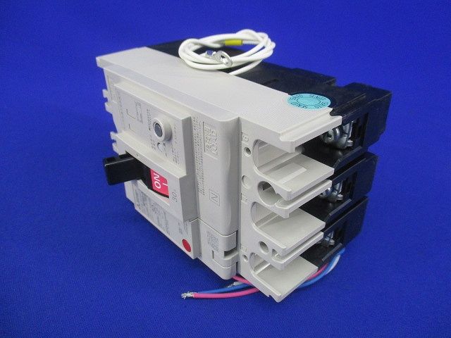 ノーヒューズブレーカー3P30A(アラームスイッチ無し)(汚れ有) NF63-NCV