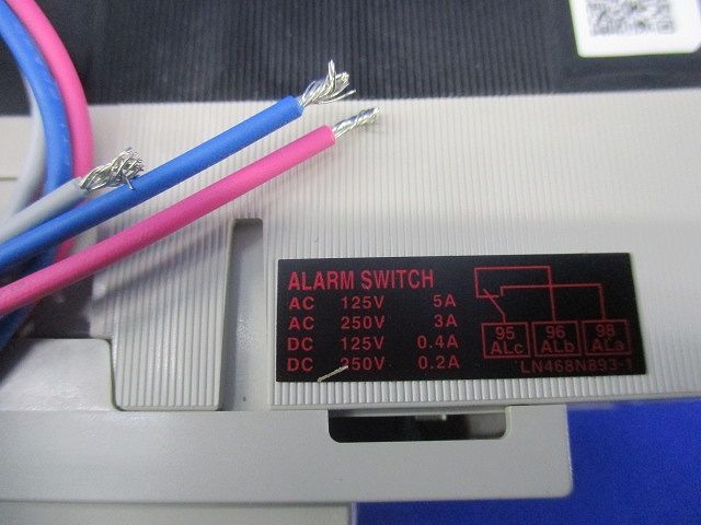 ノーヒューズブレーカー3P30A(アラームスイッチ無し)(汚れ有) NF63-NCV