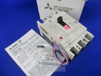 ノーヒューズブレーカー3P30A(アラームスイッチ付)(汚れ有) NF63-NCV