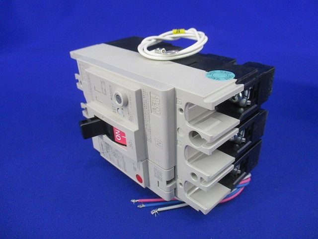 ノーヒューズブレーカー3P30A(アラームスイッチ付)(汚れ有) NF63-NCV