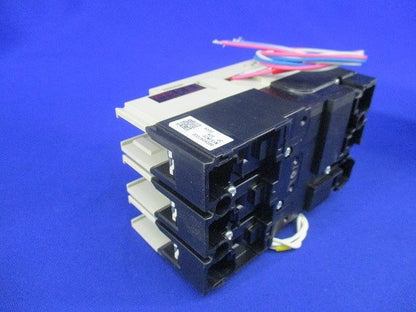 ノーヒューズブレーカー3P30A(アラームスイッチ付)(汚れ有) NF63-NCV