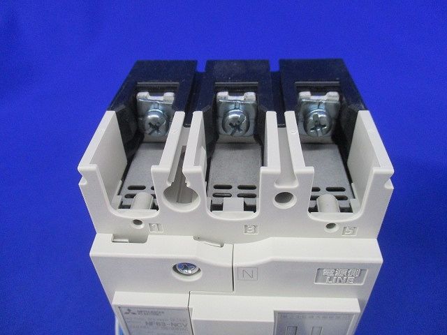 ノーヒューズブレーカー3P30A(アラームスイッチ付)(汚れ有) NF63-NCV