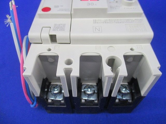 ノーヒューズブレーカー3P30A(アラームスイッチ付)(汚れ有) NF63-NCV