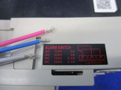ノーヒューズブレーカー3P30A(アラームスイッチ付)(汚れ有) NF63-NCV