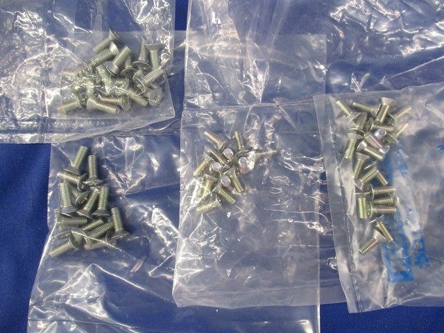 コンセントプレート(17個入)(キズ・汚れ有) CP3