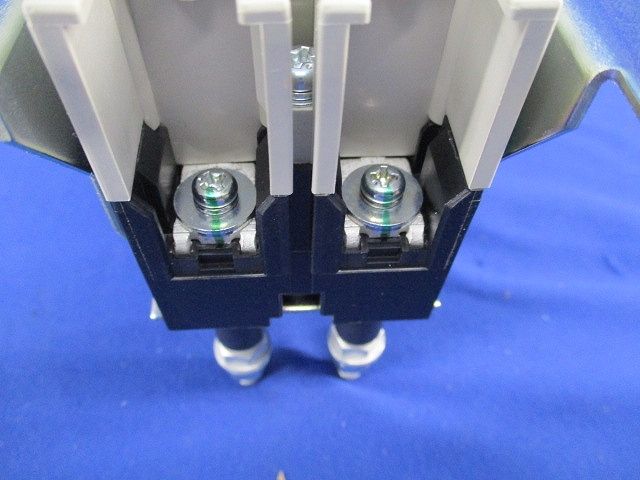 ノーヒューズブレーカ2P15A(カバー付)(アラームスイッチ付) NF63-CV